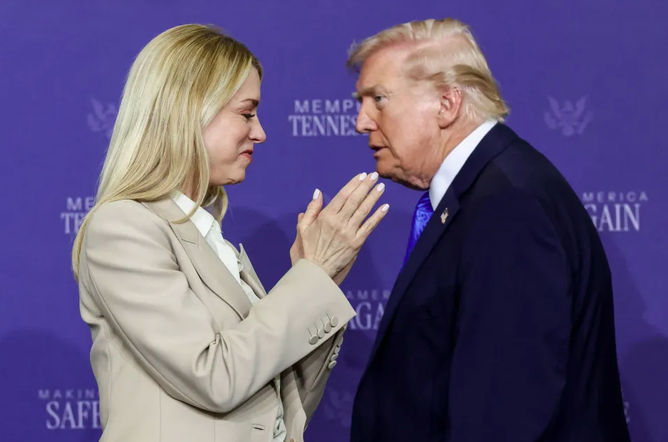 Tổng thống Mỹ Donald Trump sa thải Bộ trưởng Tư pháp Pam Bondi chỉ bằng 4 từ